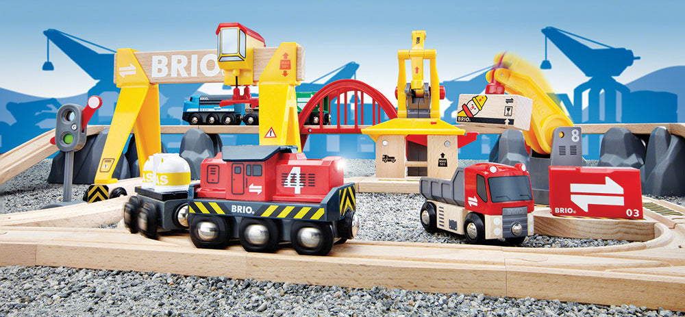 BRIO Cargo Railroad Deluxe Set